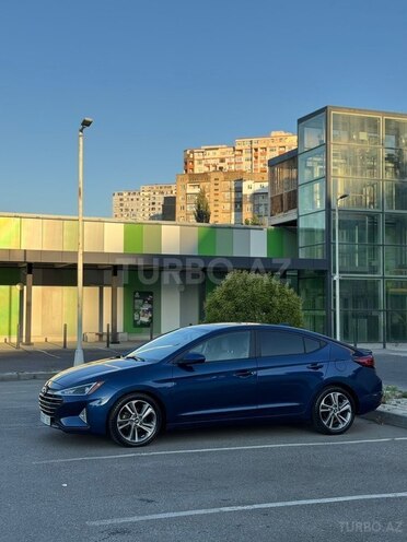 Hyundai Elantra-3