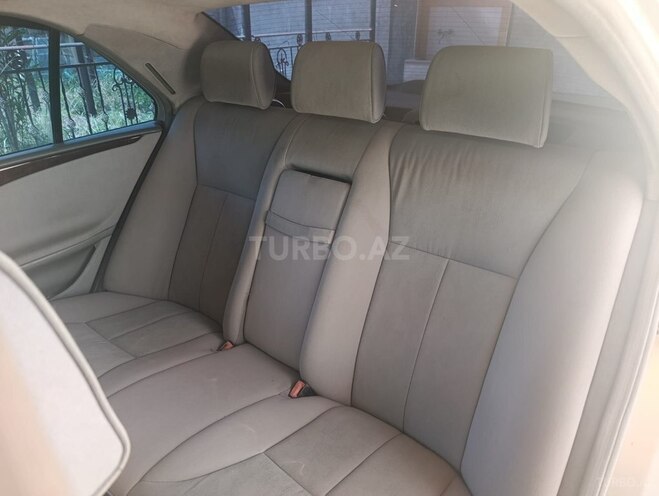 Mercedes E 200-5