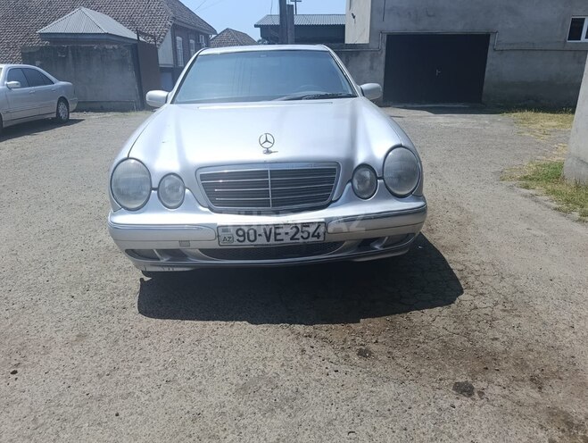 Mercedes E 200-7