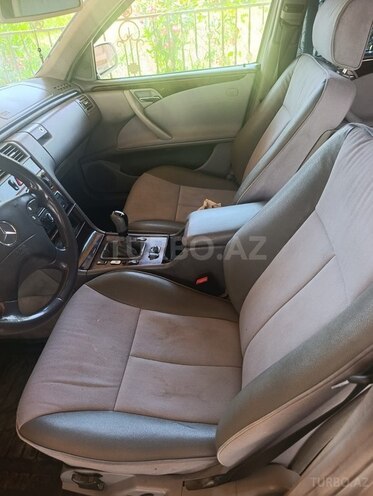 Mercedes E 200-4
