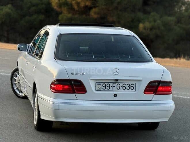 Mercedes E 240-3