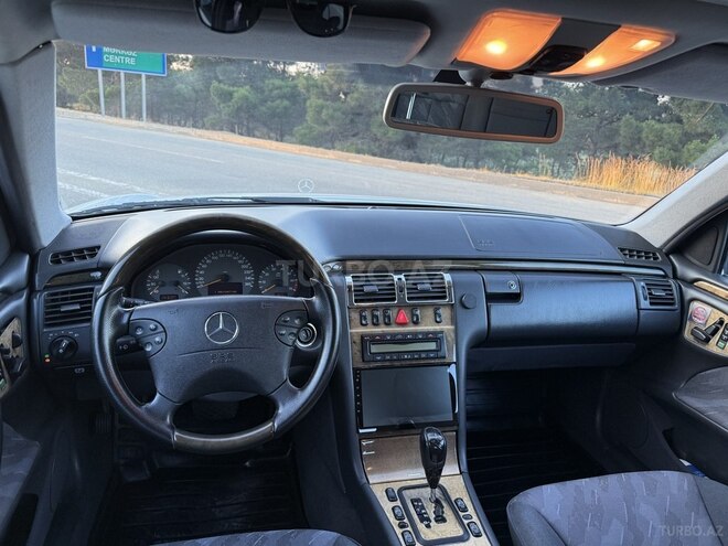 Mercedes E 240-15