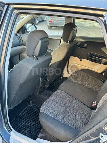 Kia Ceed-5