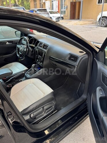 Volkswagen Jetta-9