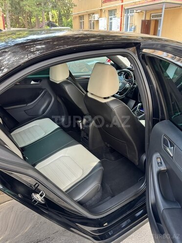 Volkswagen Jetta-7