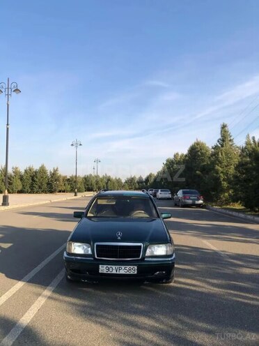 Mercedes C 220-1