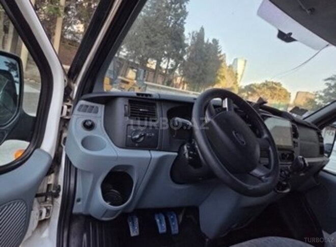 Ford Transit-2