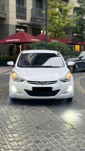 Hyundai Elantra-1