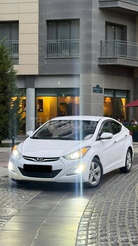 Hyundai Elantra-7