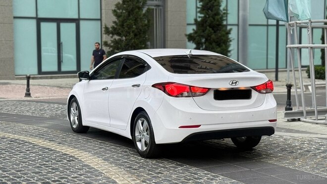 Hyundai Elantra-5