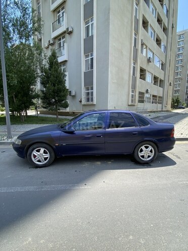 Opel Vectra-4