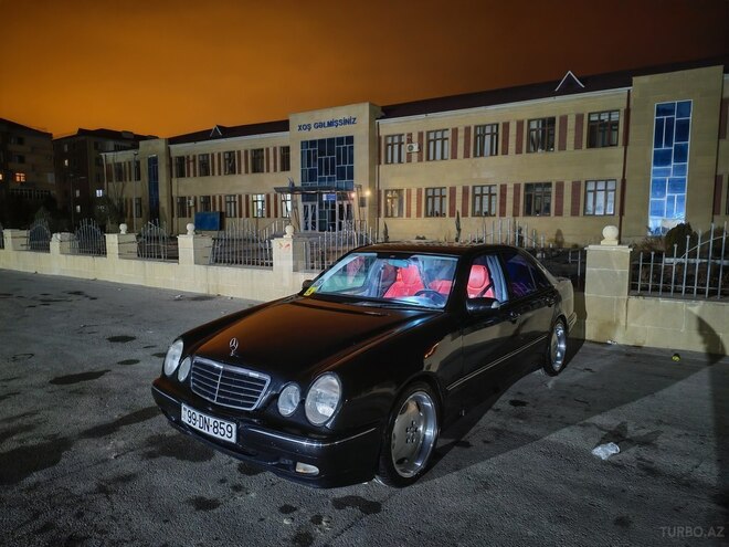Mercedes E 270-2