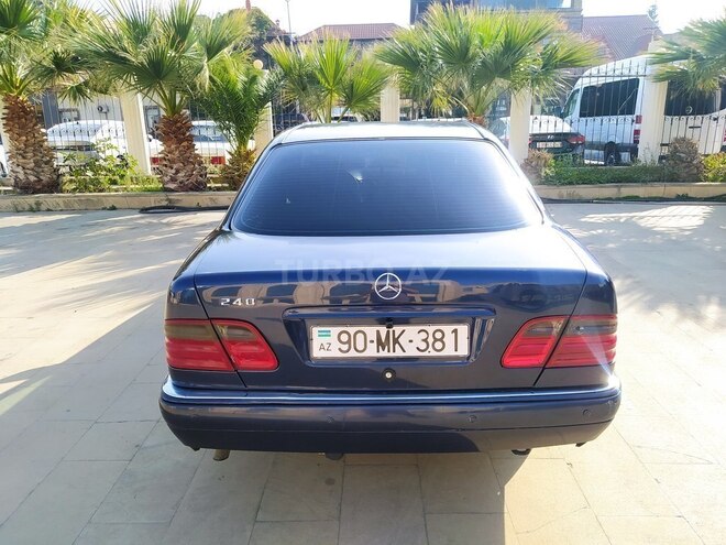 Mercedes E 200-3