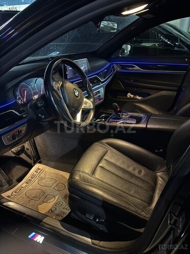 BMW 740-7