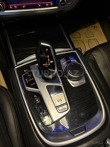 BMW 740-6