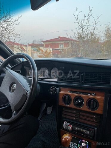 Mercedes 190-5