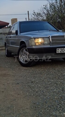 Mercedes 190-4