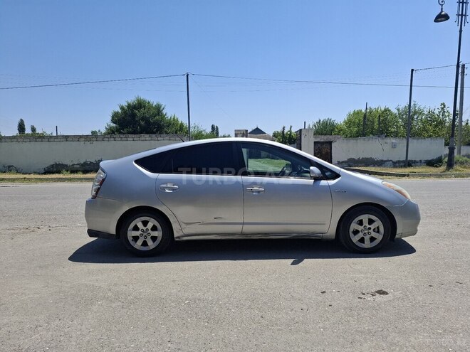 Toyota Prius-2