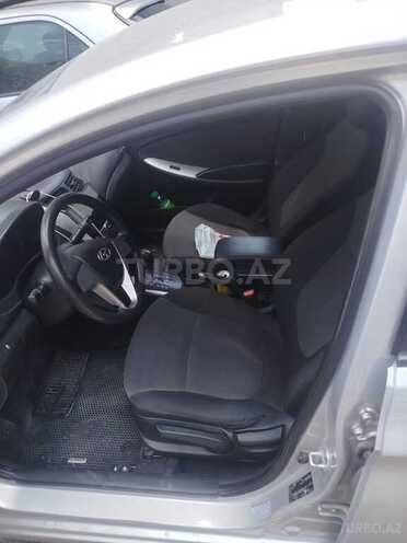 Hyundai Accent-5