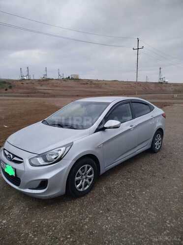 Hyundai Accent-3