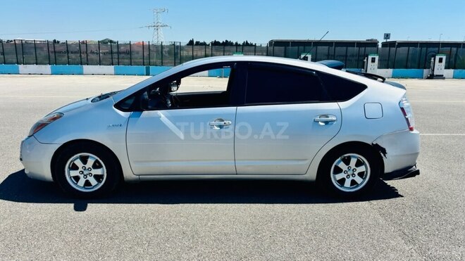 Toyota Prius-5