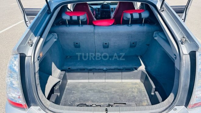 Toyota Prius-12