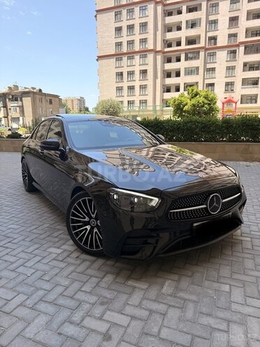 Mercedes E 220 d-3