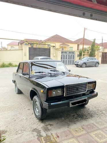 LADA (VAZ) 2107-1
