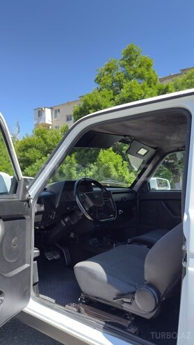 LADA (VAZ) Niva-11