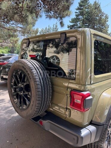 Jeep Wrangler-5