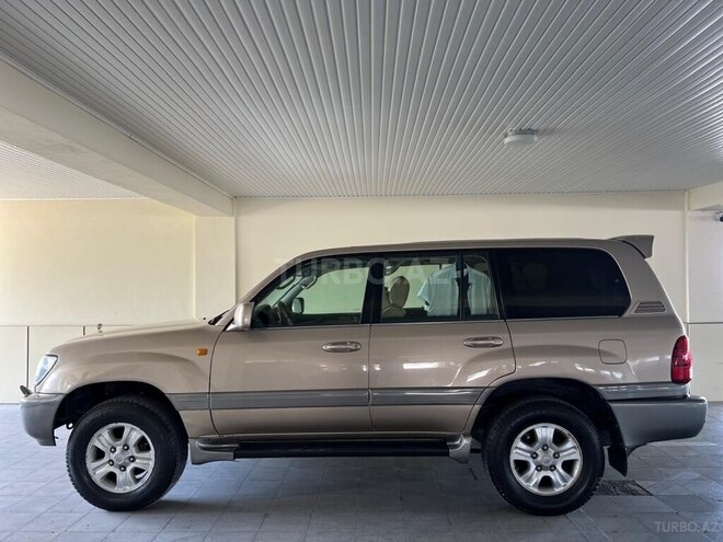 Toyota Land Cruiser-6