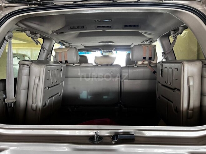 Toyota Land Cruiser-13