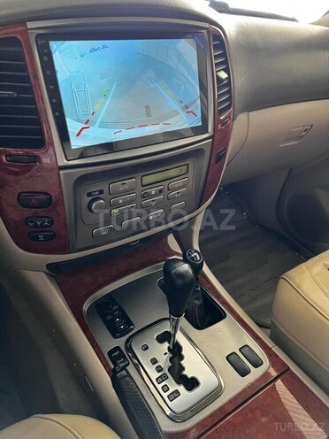 Toyota Land Cruiser-11