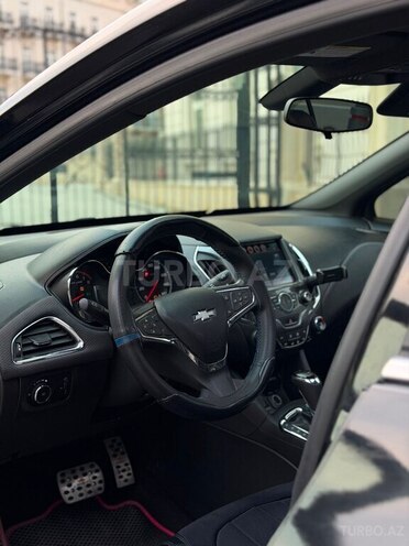 Chevrolet Cruze-11