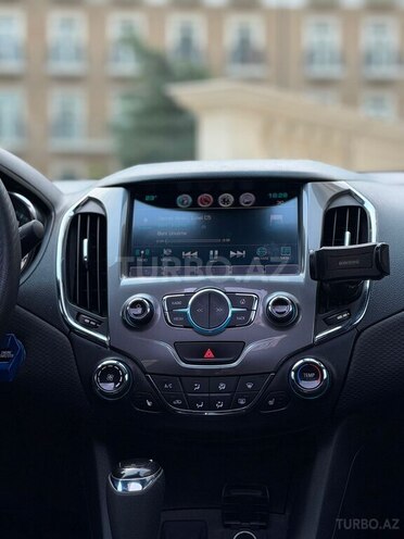 Chevrolet Cruze-10