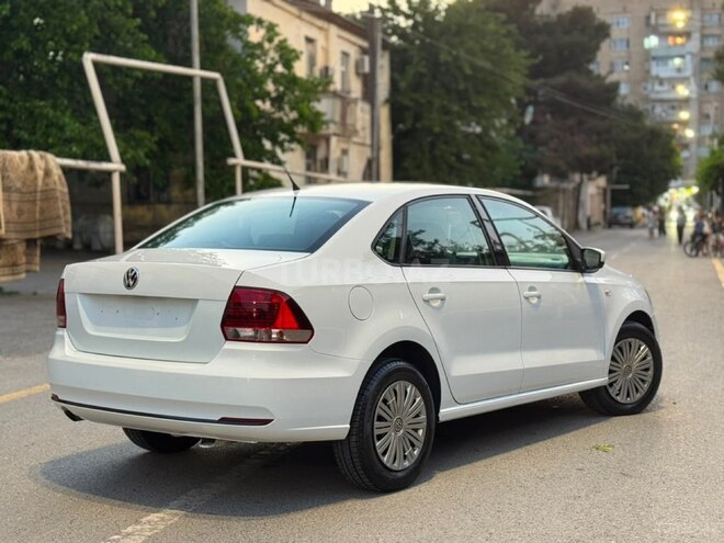 Volkswagen Polo-4