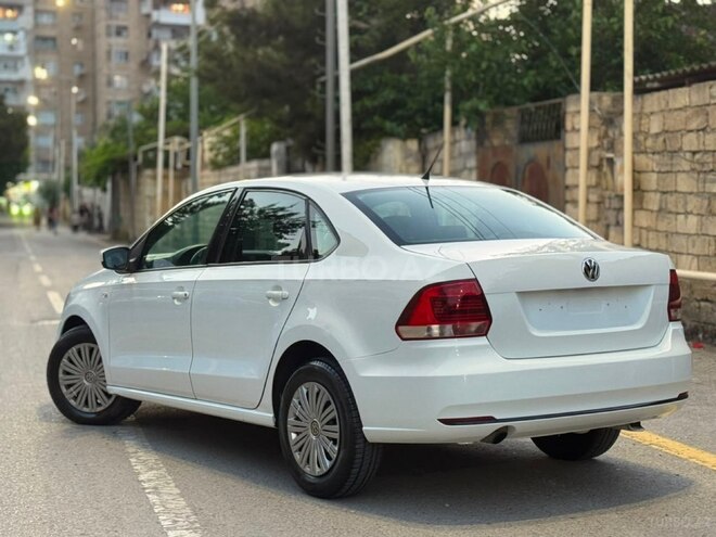 Volkswagen Polo-3