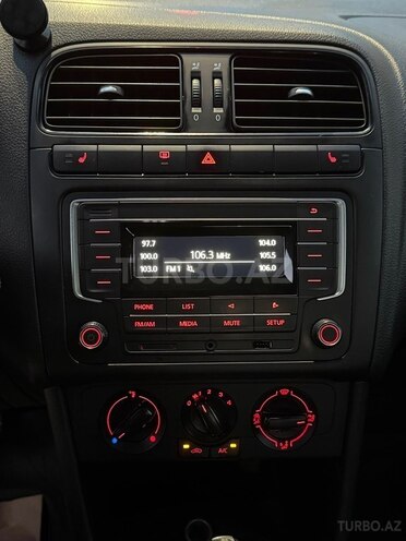Volkswagen Polo-10
