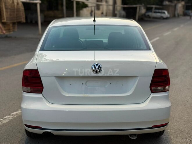Volkswagen Polo-5