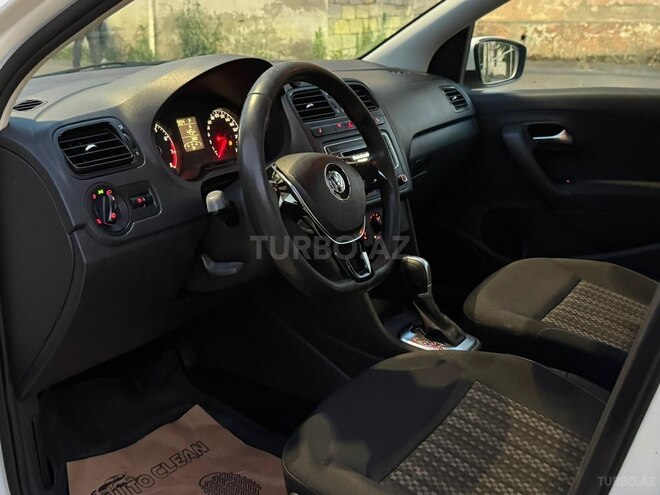 Volkswagen Polo-8
