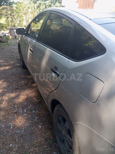 Toyota Prius-4