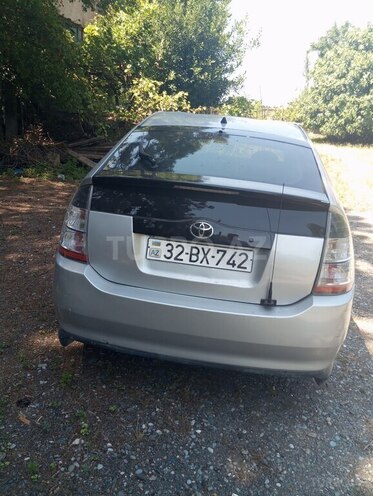 Toyota Prius-5