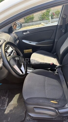 Hyundai Accent-6