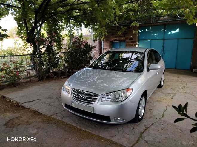 Hyundai Elantra-2