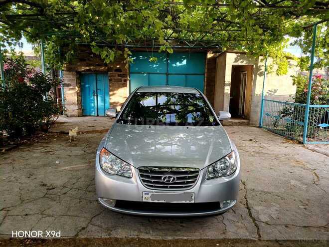 Hyundai Elantra-3