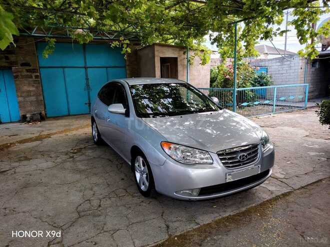 Hyundai Elantra-12