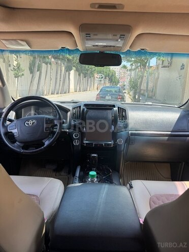 Toyota Land Cruiser-3