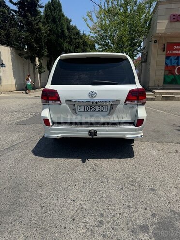 Toyota Land Cruiser-5