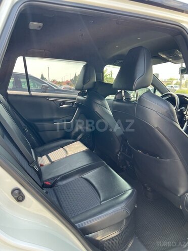 Toyota RAV4-9