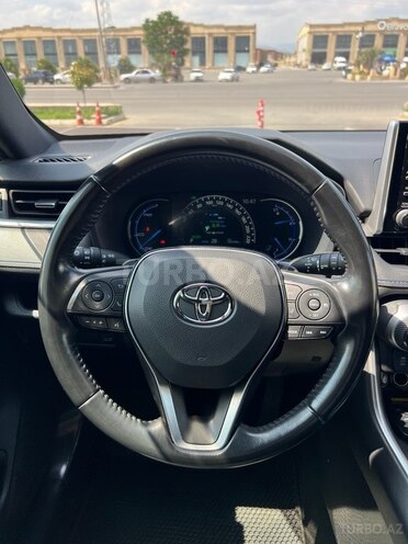 Toyota RAV4-6